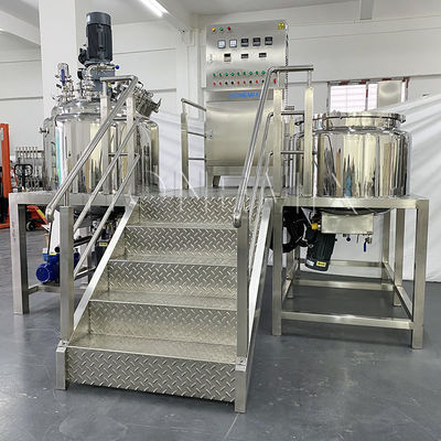 La mezcla de emulsificación de vacío de precisión 220V / 380V máquina de hacer crema corporal