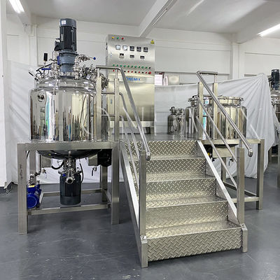 La mezcla de emulsificación de vacío de precisión 220V / 380V máquina de hacer crema corporal
