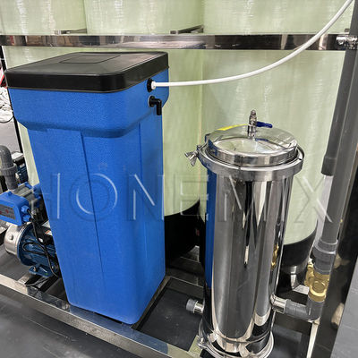 Instalación de tratamiento de agua de precisión RO Sistema de pretratamiento de agua de FRP 2000L