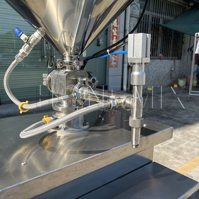 Máquina de llenado de bálsamo con calefacción cosmética Máquina de llenado vertical semiautomática